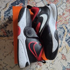Nike Basketball Shoes Boys Youth 'Team Hustle' - Like New